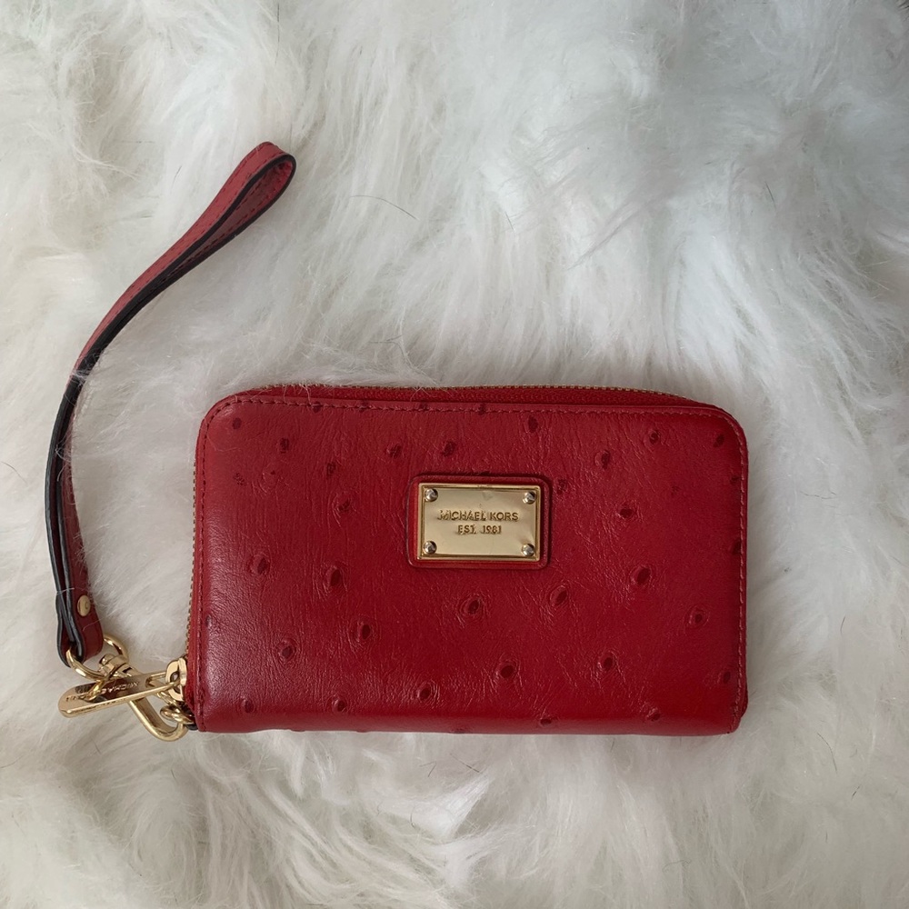 🔪 PRICE CUT - Michael Kors Leather Wristlet